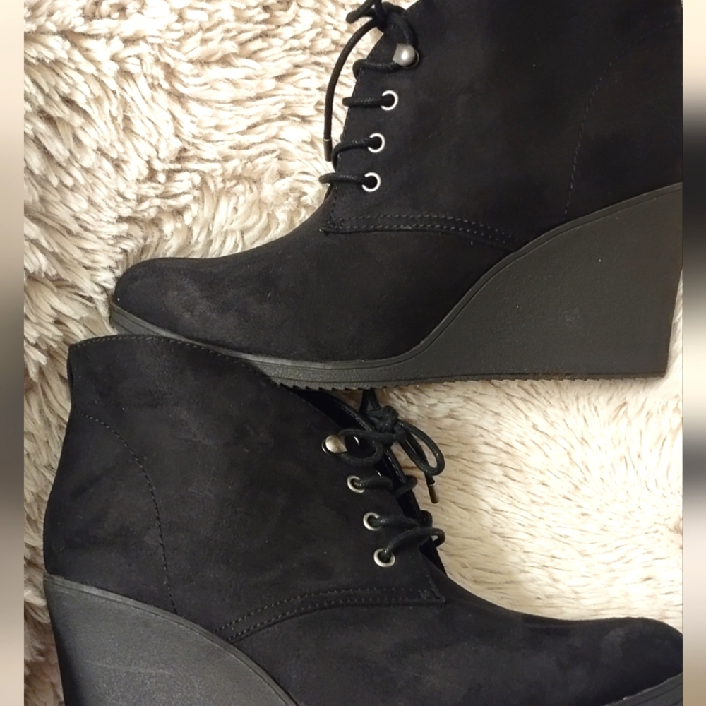 Black Wedge Lace-Up Boots Size 11